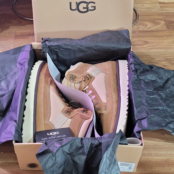 SIZE 11 Ugg Highland Hiker Boots New with TAG NIB [BROWN] GENUINE - Picture 6 of 13